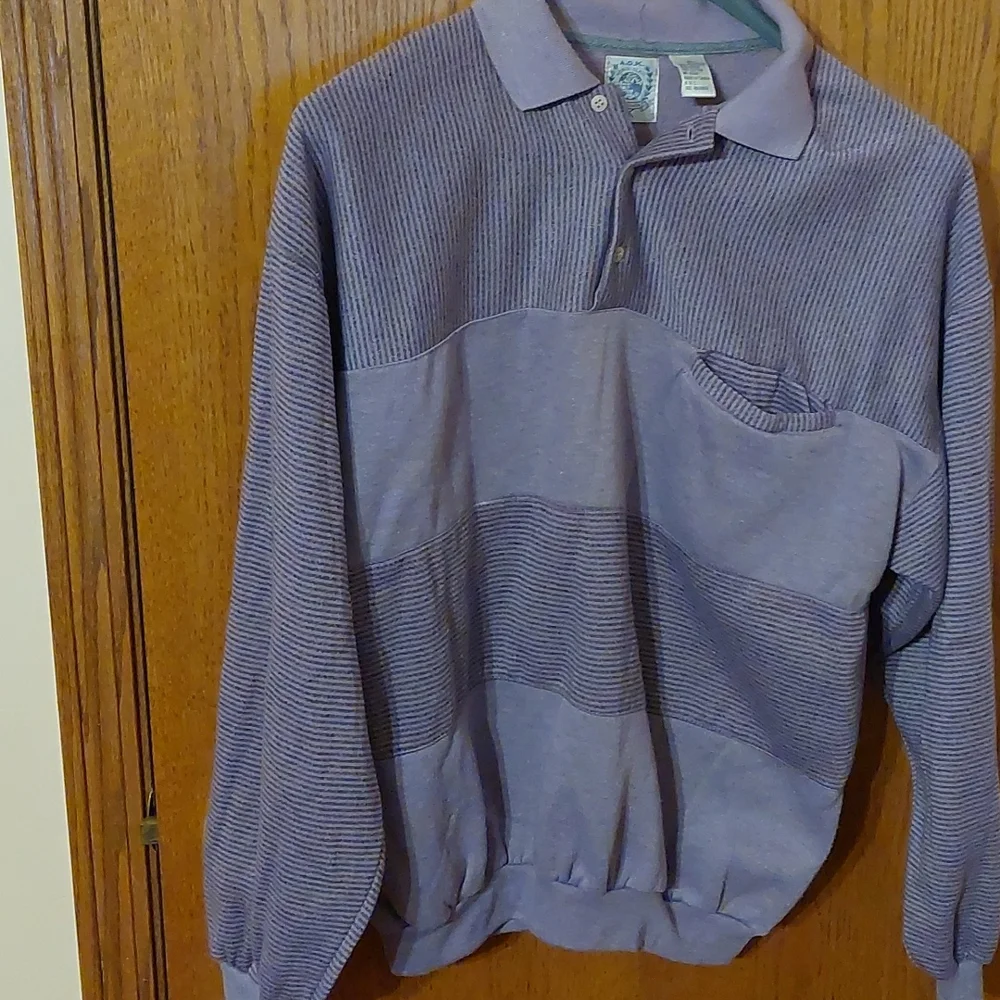 Sweater - Picture 1 of 4